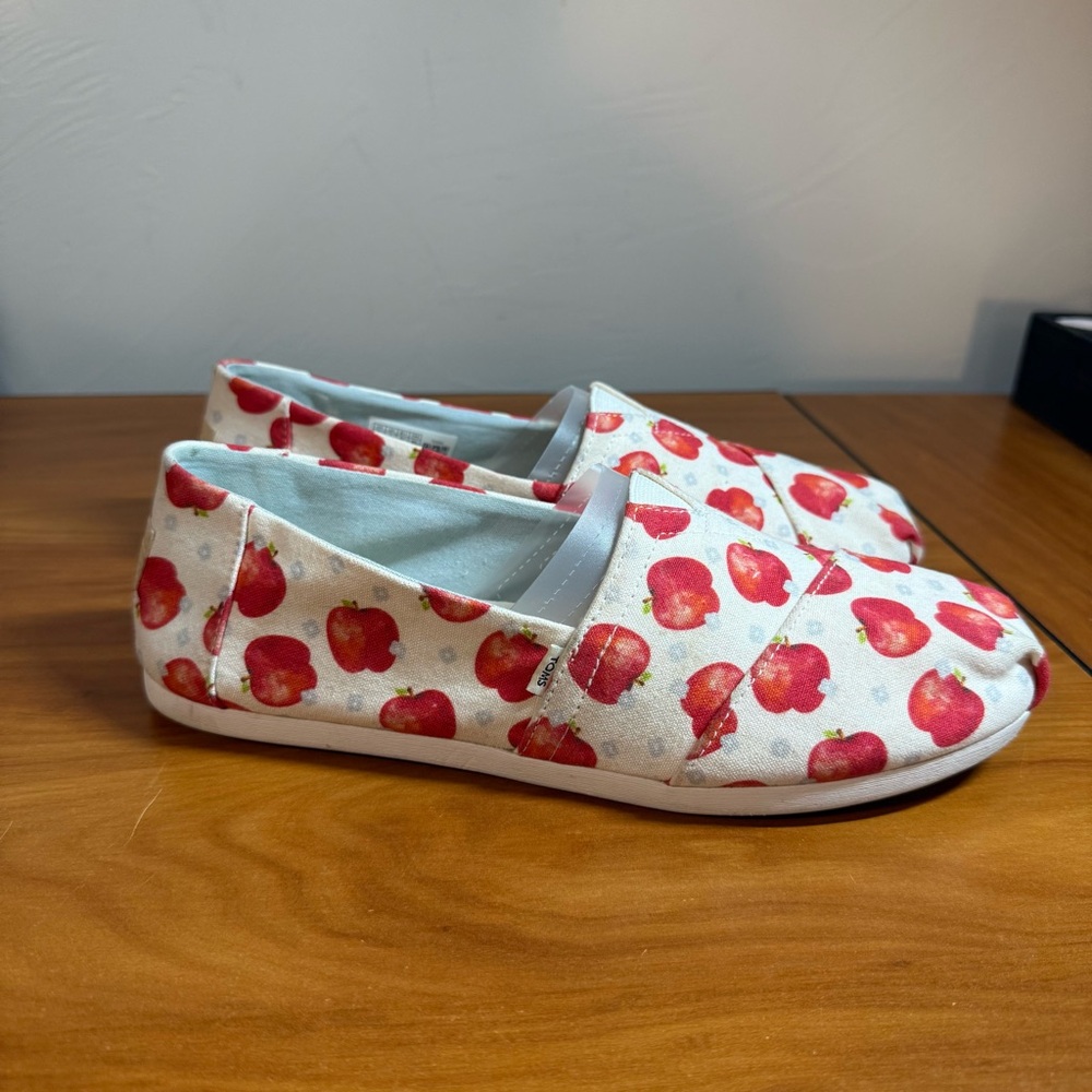 Toms x Once Upon A Farm‎ Limited Edition Alpargata Slip On Shoe Apple Print W9 - Picture 3 of 8